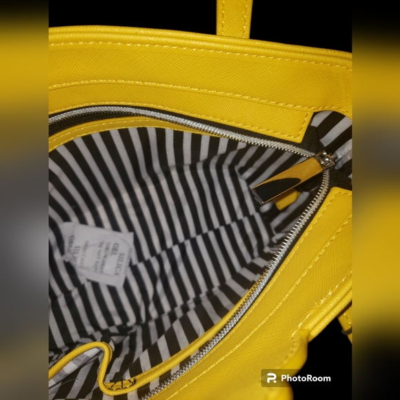 NEW Marc Tetro Limited Yellow Daschund Hound "Weiner Dog" Crossbody and Wallet - Picture 4 of 4